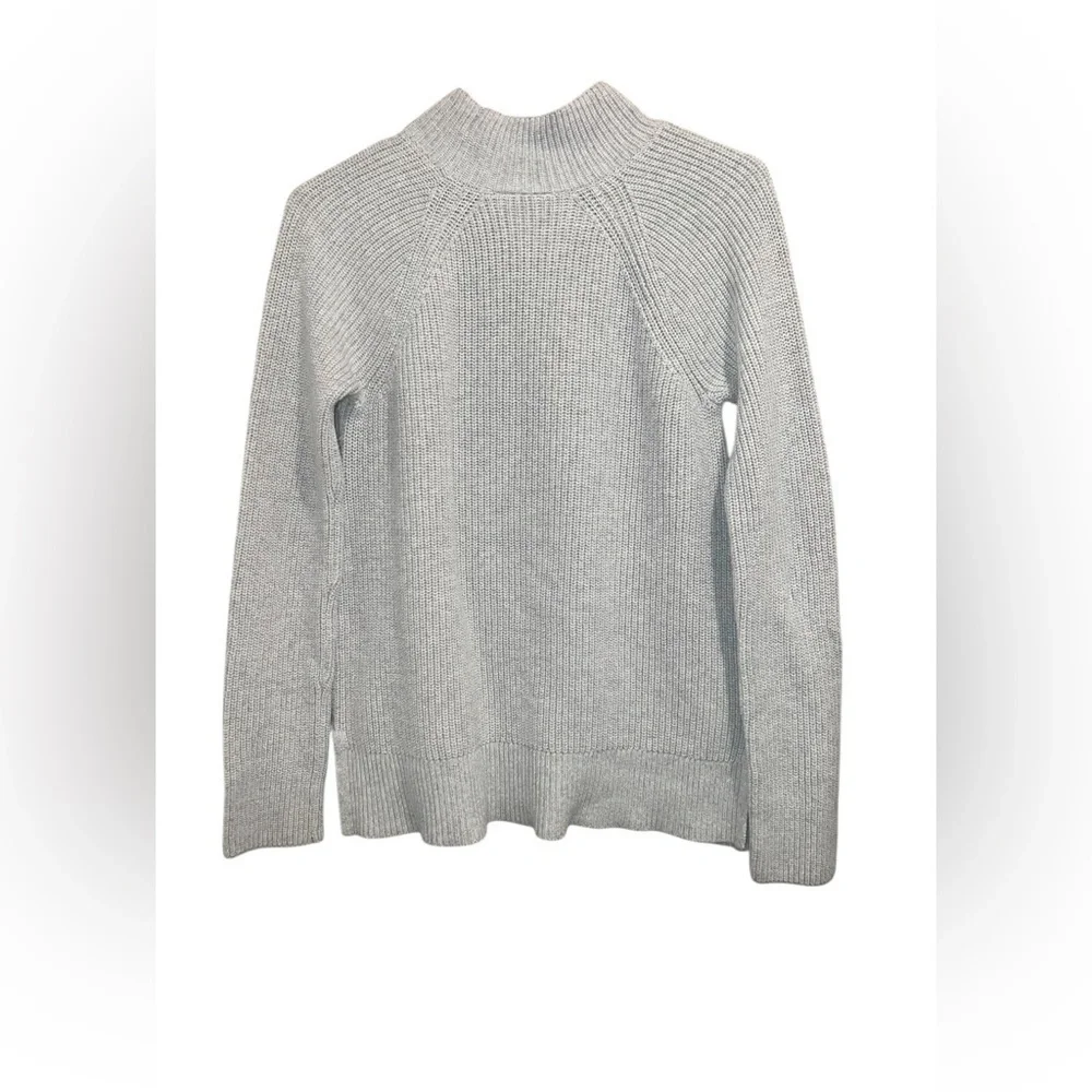 Women’s GAP Light Gray  Sweater.